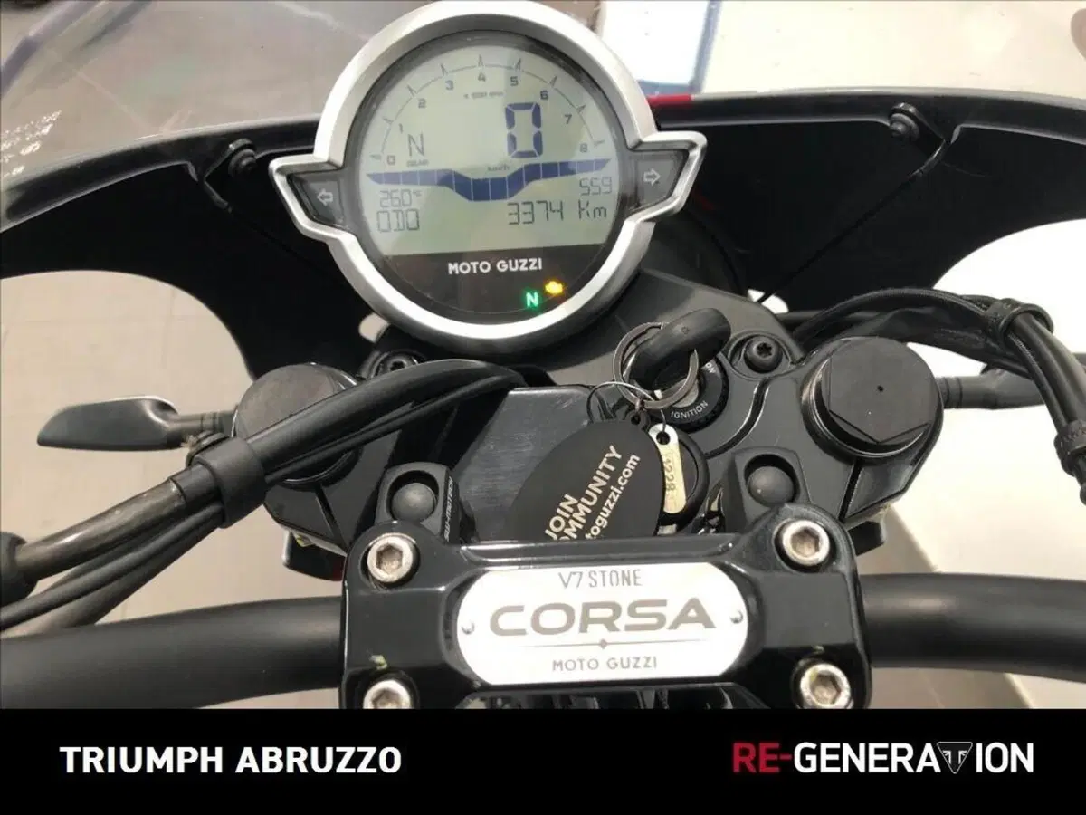 Moto Guzzi V7 Stone Corsa (2023 - 25) (3)