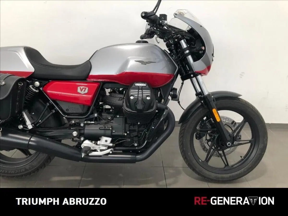 Moto Guzzi V7 Stone Corsa (2023 - 25) (14)