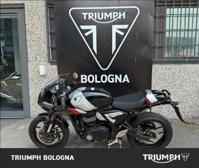 Triumph Thruxton 400 (2026) usata