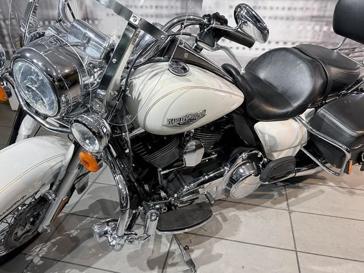 Harley-Davidson 1690 Road Glide Special (2013 - 16) (3)
