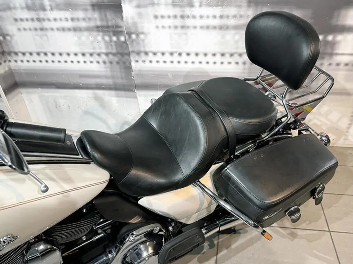 Harley-Davidson 1690 Road Glide Special (2013 - 16) (4)