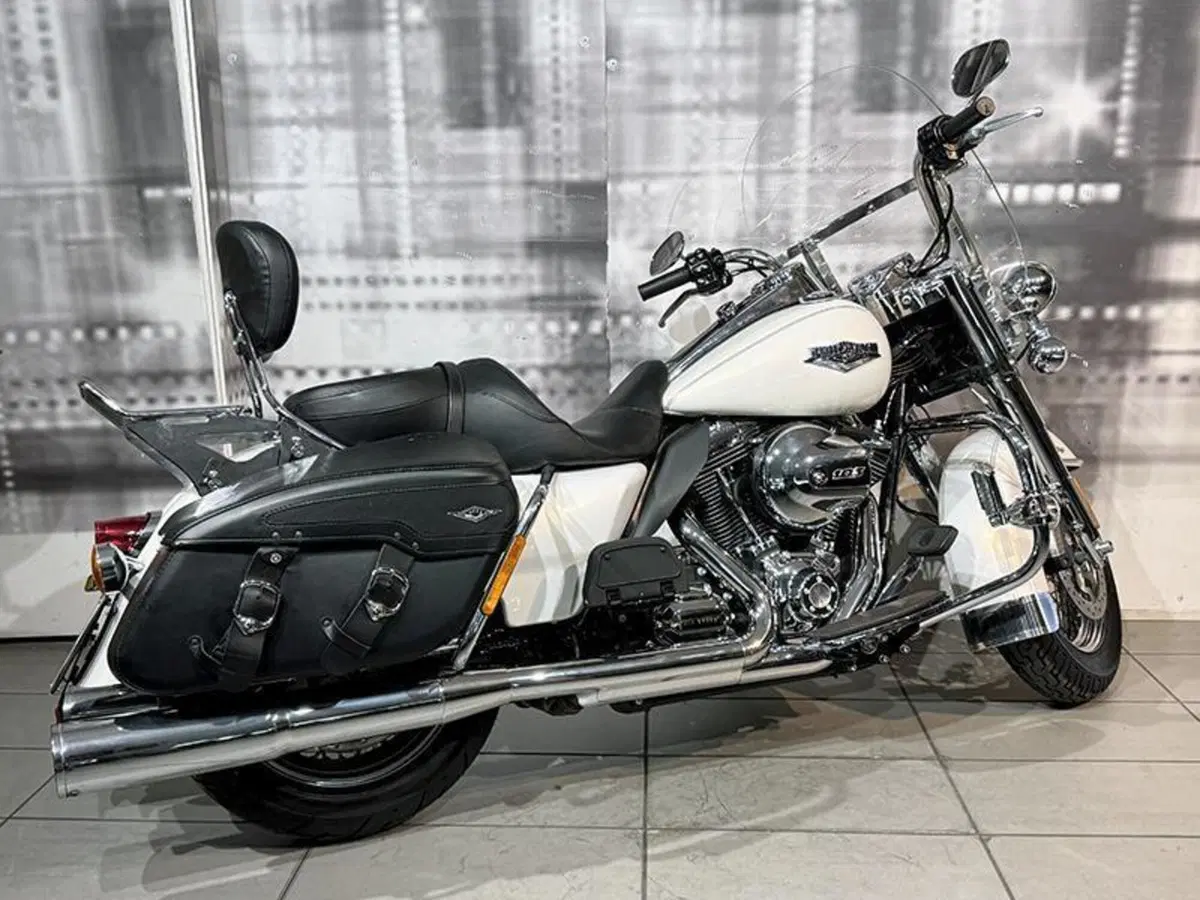 Harley-Davidson 1690 Road Glide Special (2013 - 16) (8)