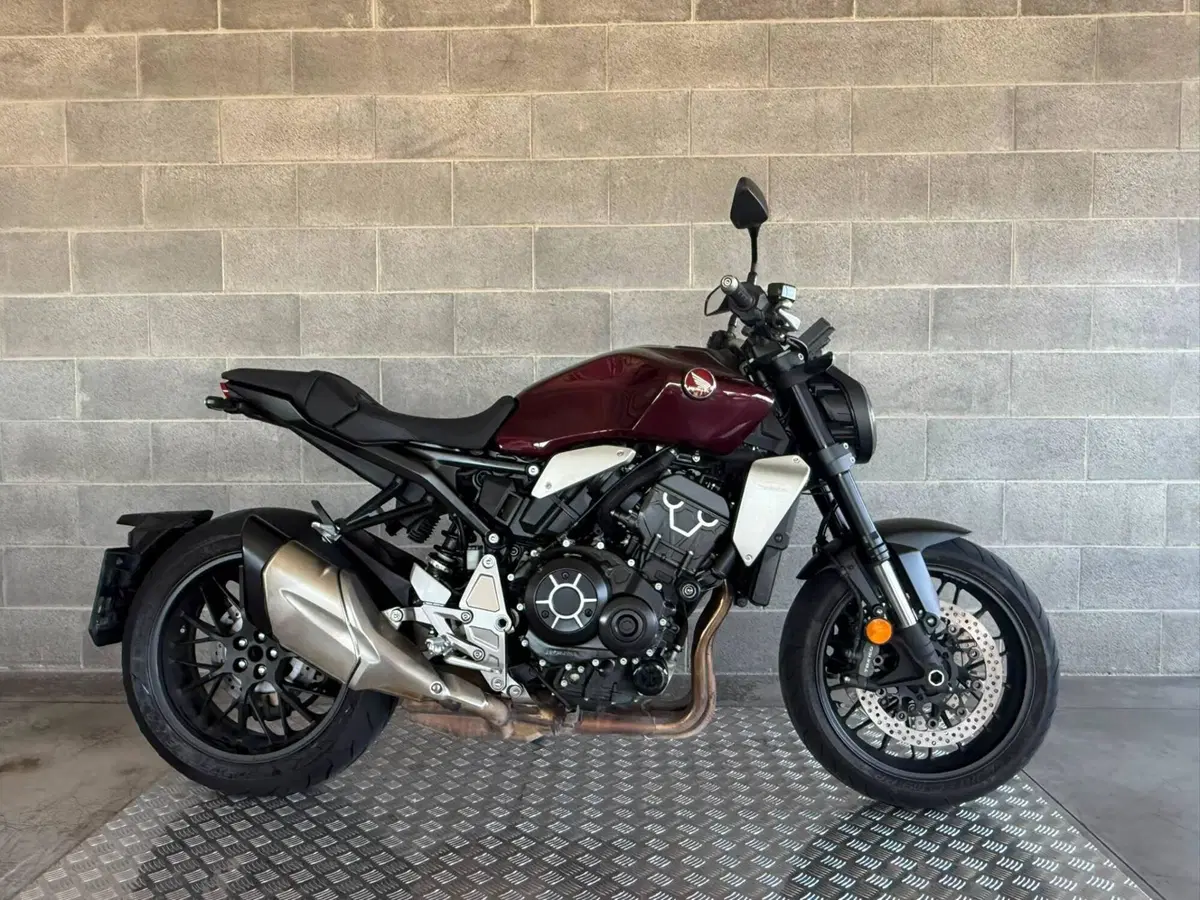 Honda CB 1000 R (2021 - 25) (2)