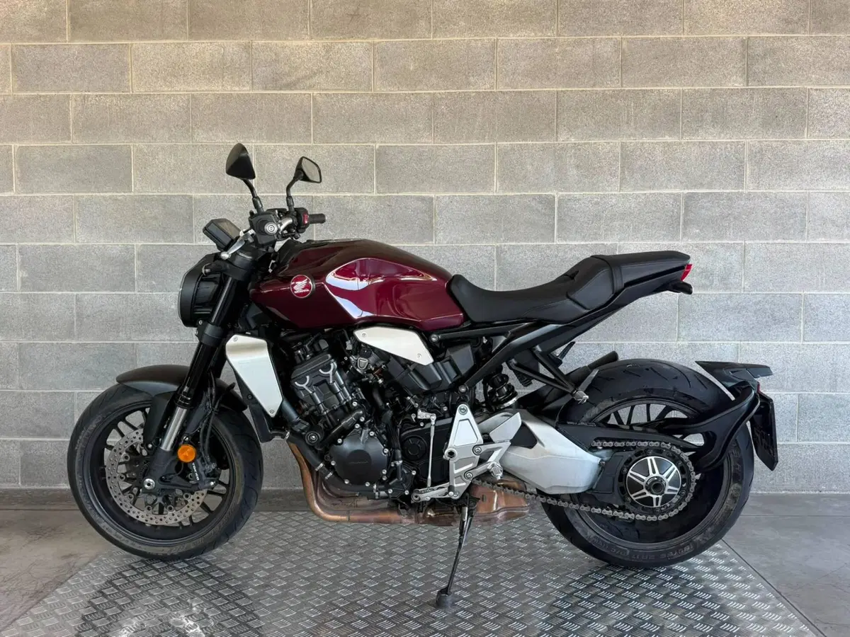 Honda CB 1000 R (2021 - 25) (4)
