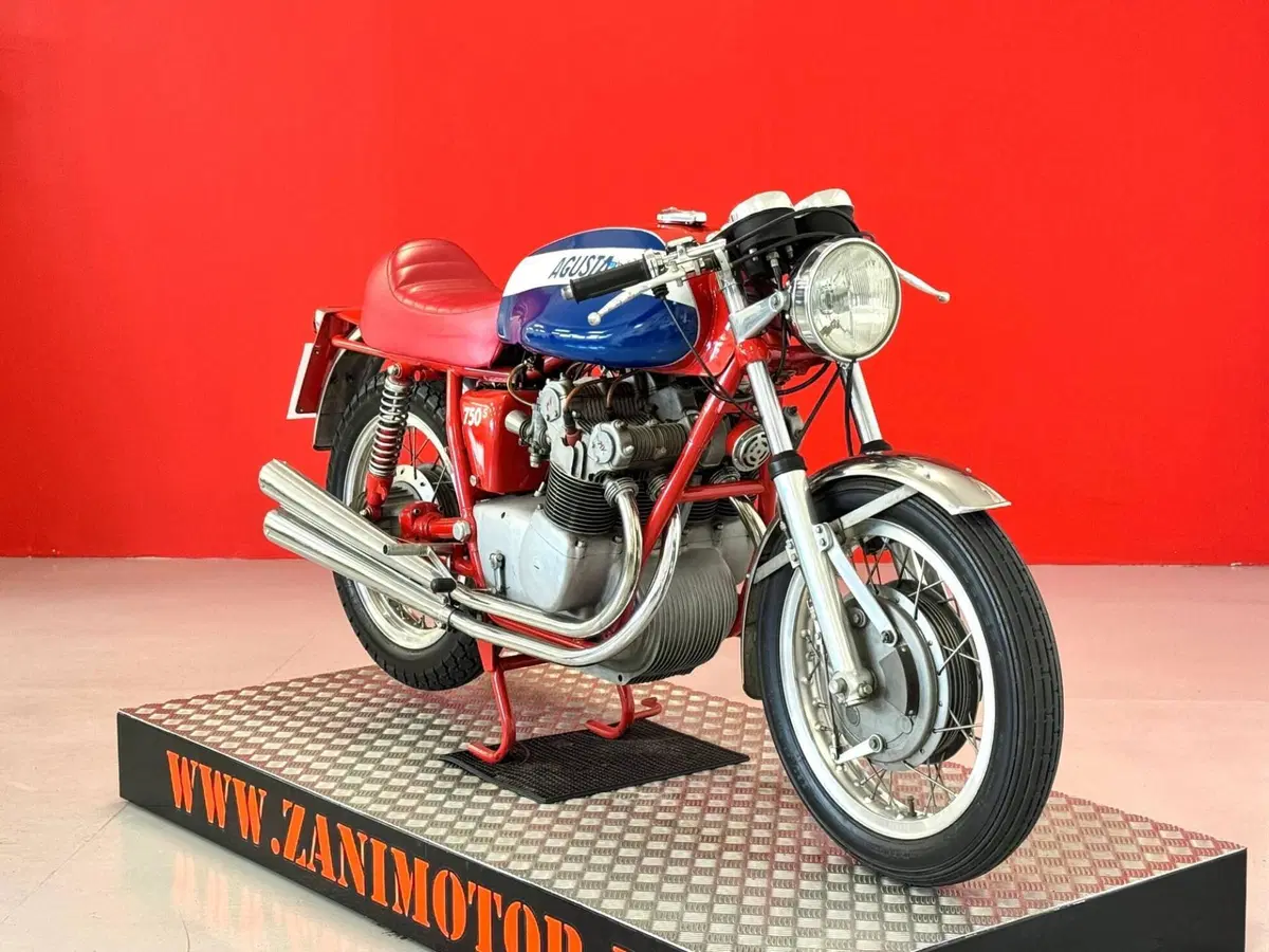 MV Agusta 750S (2)