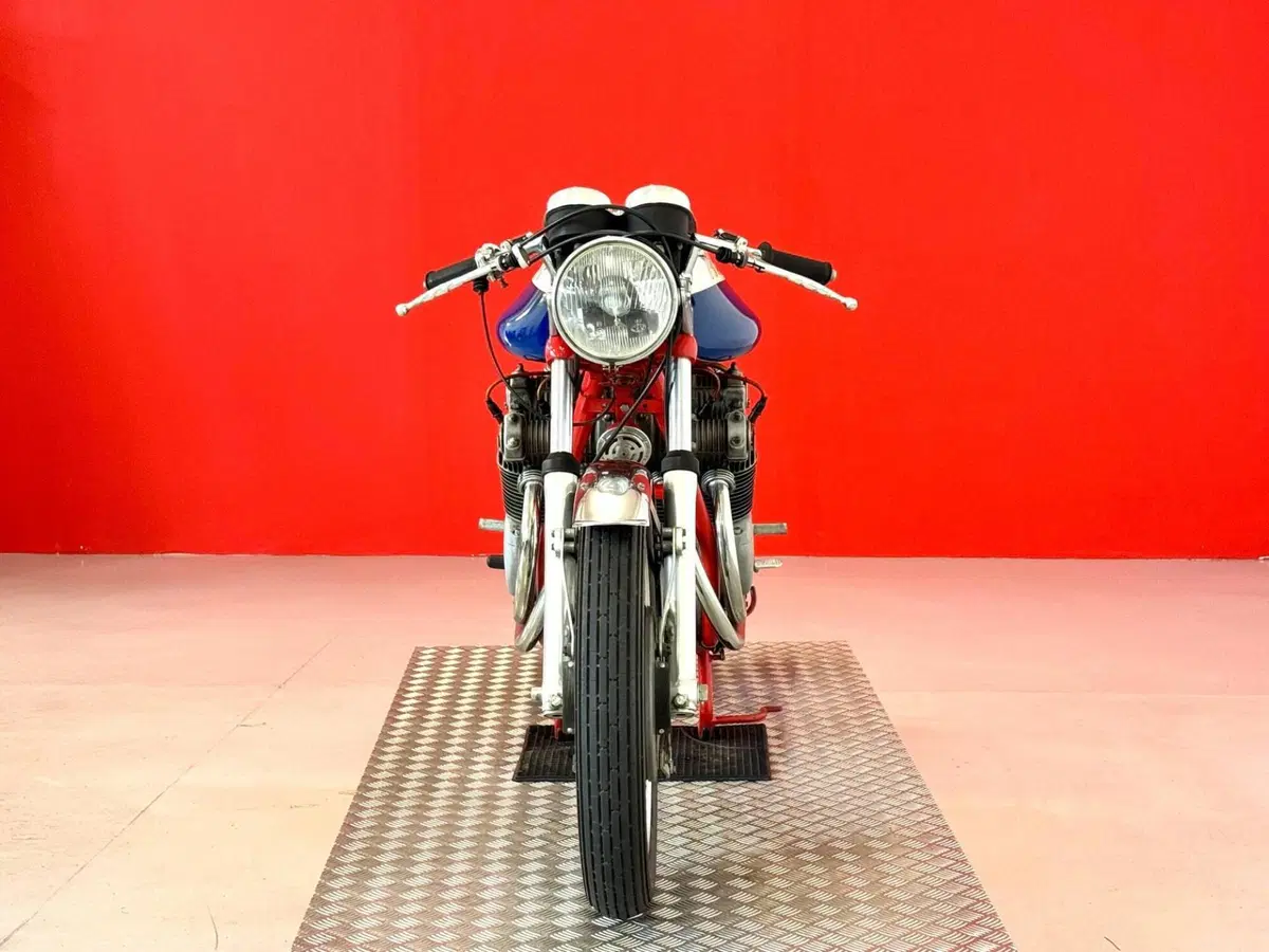 MV Agusta 750S (3)
