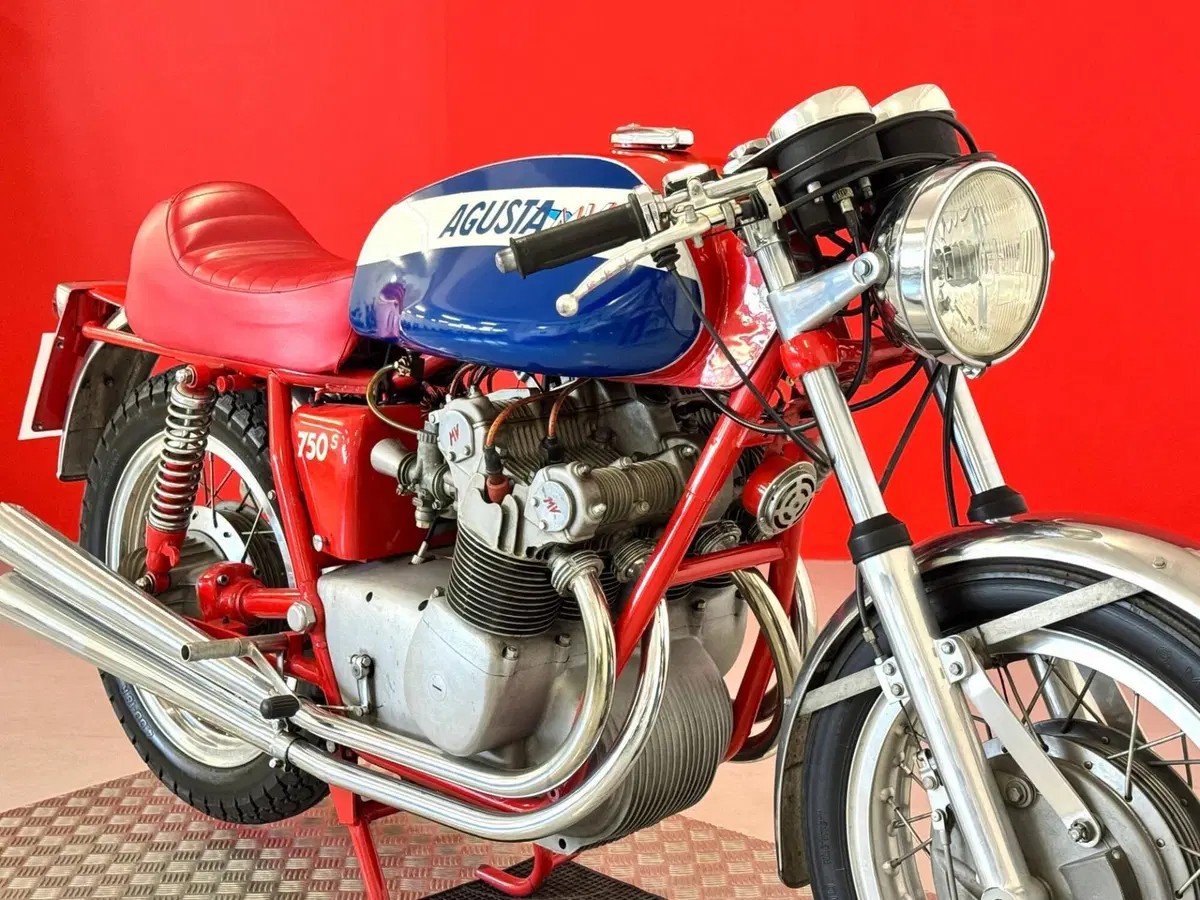 MV Agusta 750S (9)
