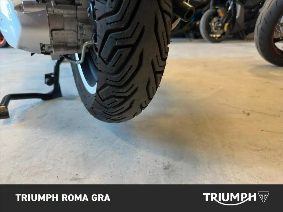 Vespa GTS 300 Super (2023 - 24) (21)
