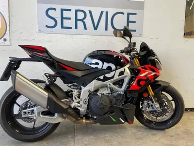 Aprilia Tuono V4 Factory (2021 - 24) usata