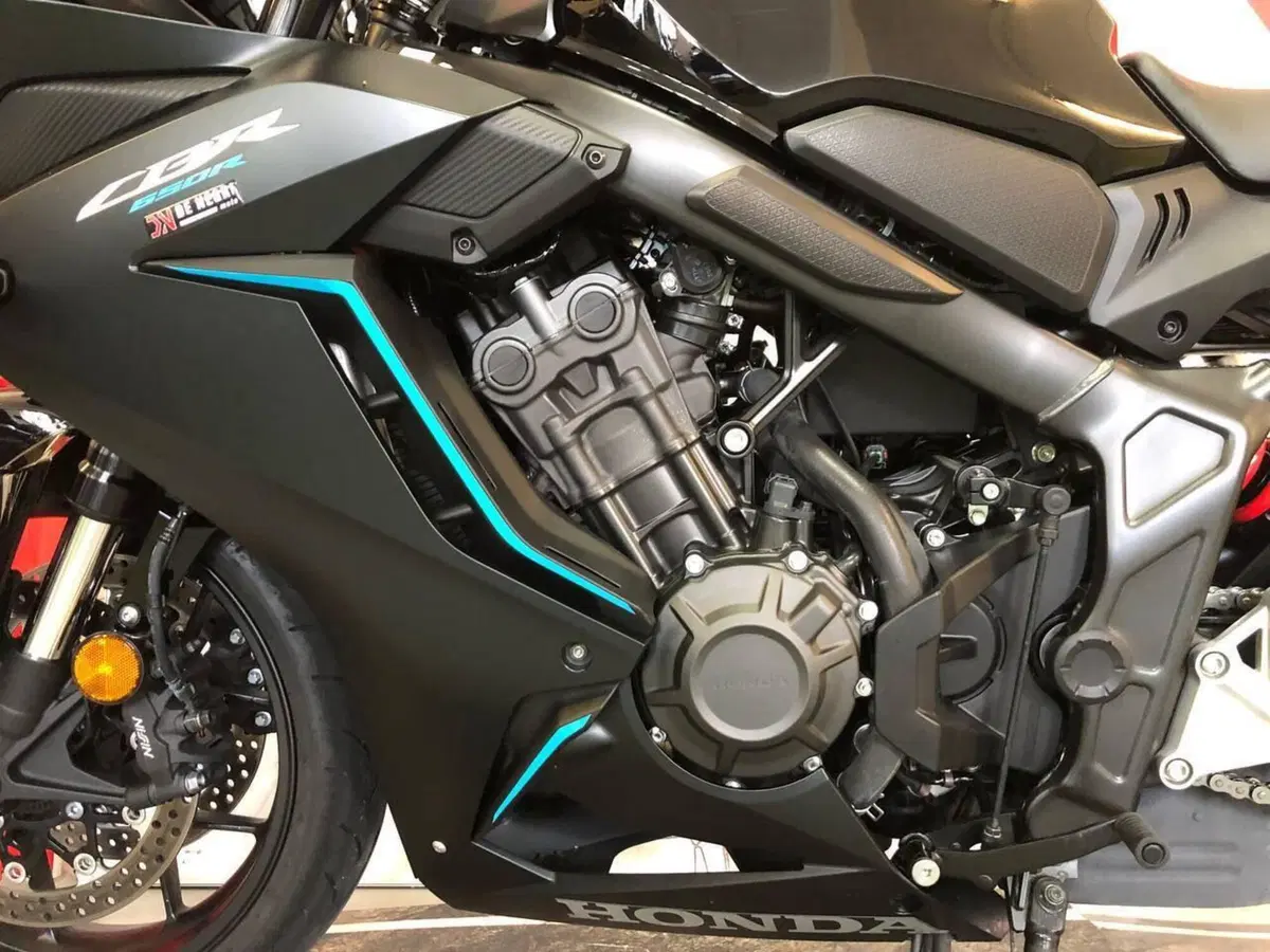 Honda CBR 650 R (2024 - 26) (2)