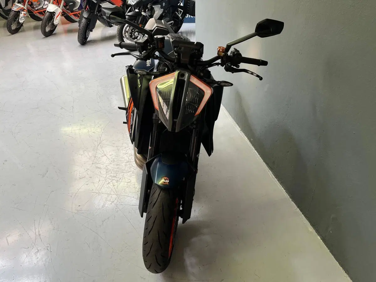 KTM 1290 Super Duke R (2022 - 23) (7)