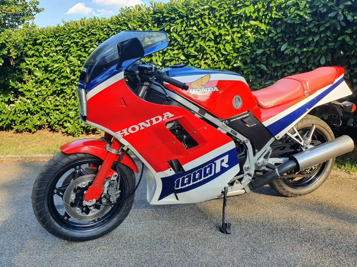 Honda VF 1000 F (1985 - 87) (2)