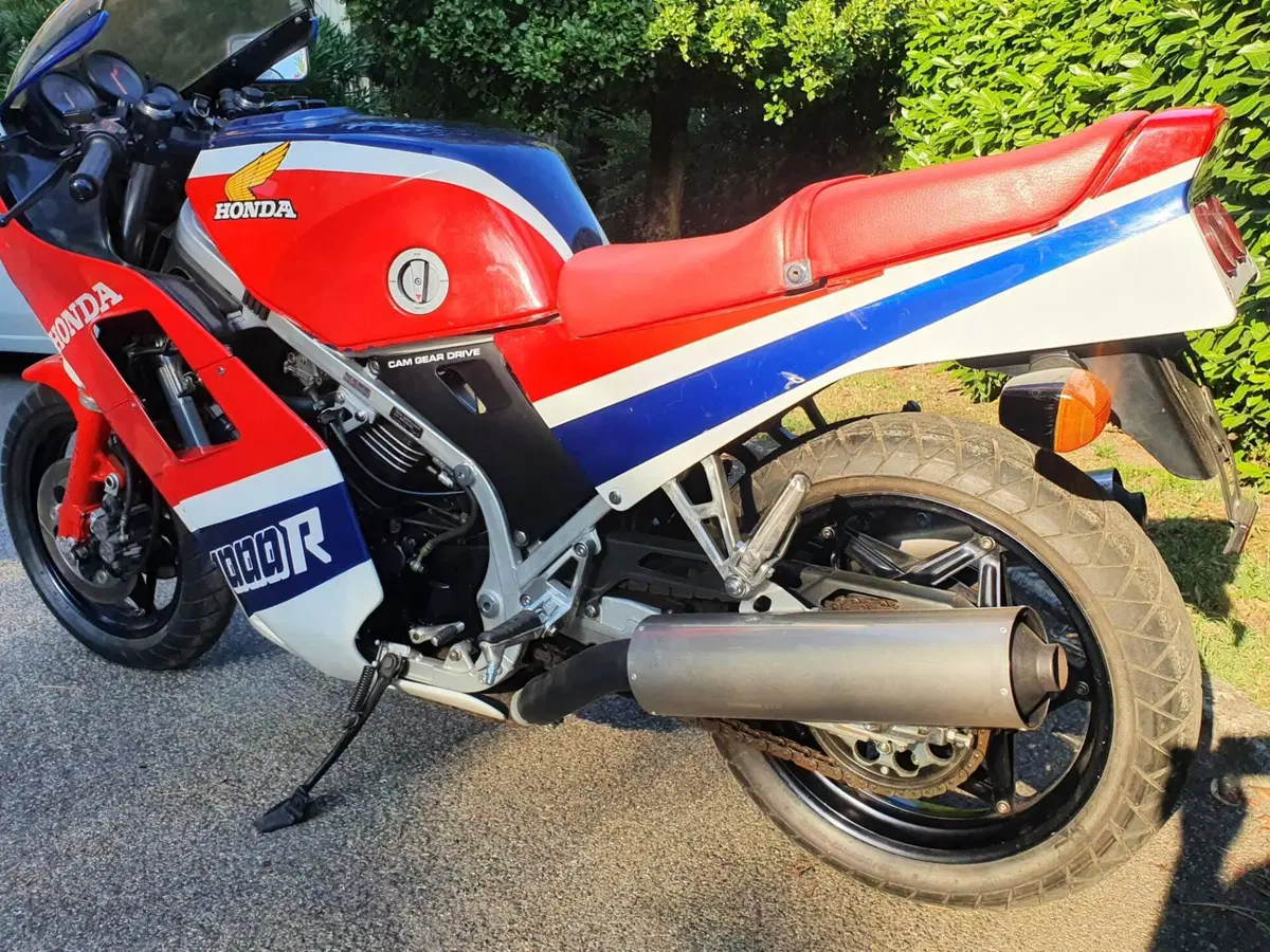 Honda VF 1000 F (1985 - 87) (4)