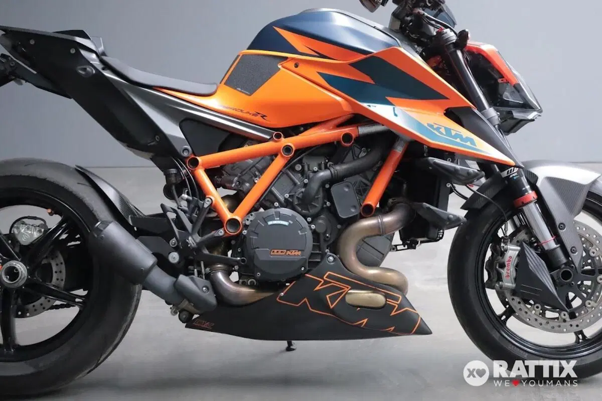 KTM 1290 Super Duke R (2021) (8)