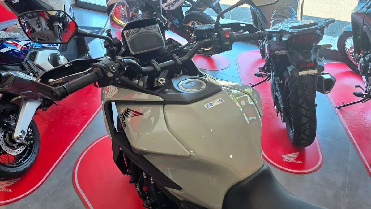 Honda CB 1000 GT (2026) (2)