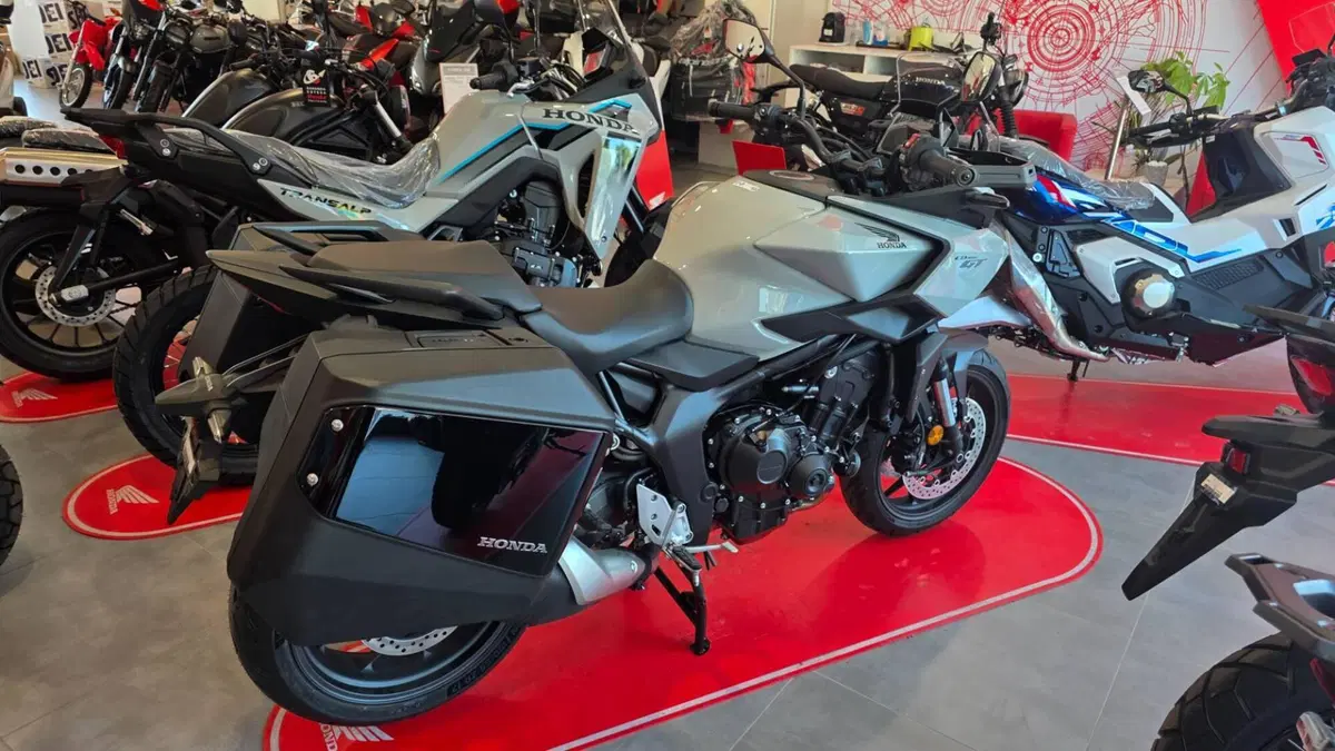 Honda CB 1000 GT (2026) (3)