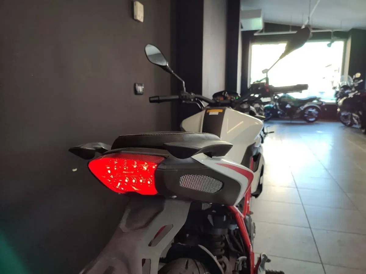 Benelli BN 125 (2021 - 25) (6)
