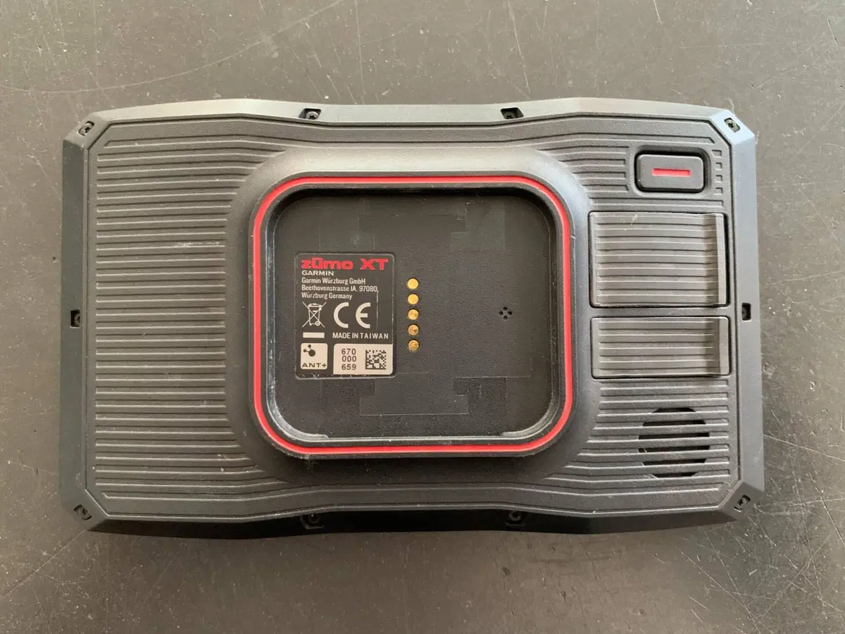 Navigatore Garmin Zumo XT usato come nuovo con sta (3)