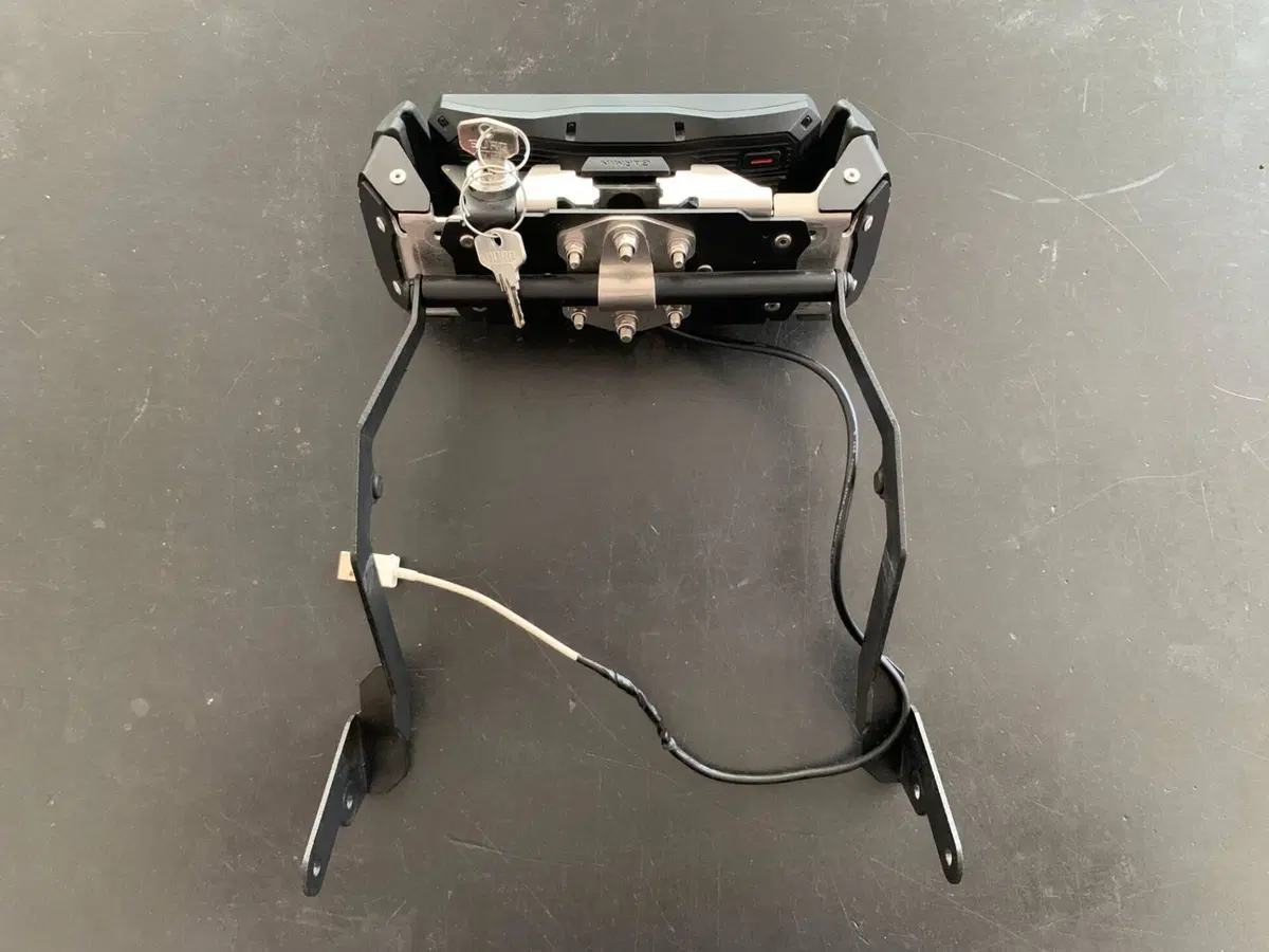 Navigatore Garmin Zumo XT usato come nuovo con sta (6)