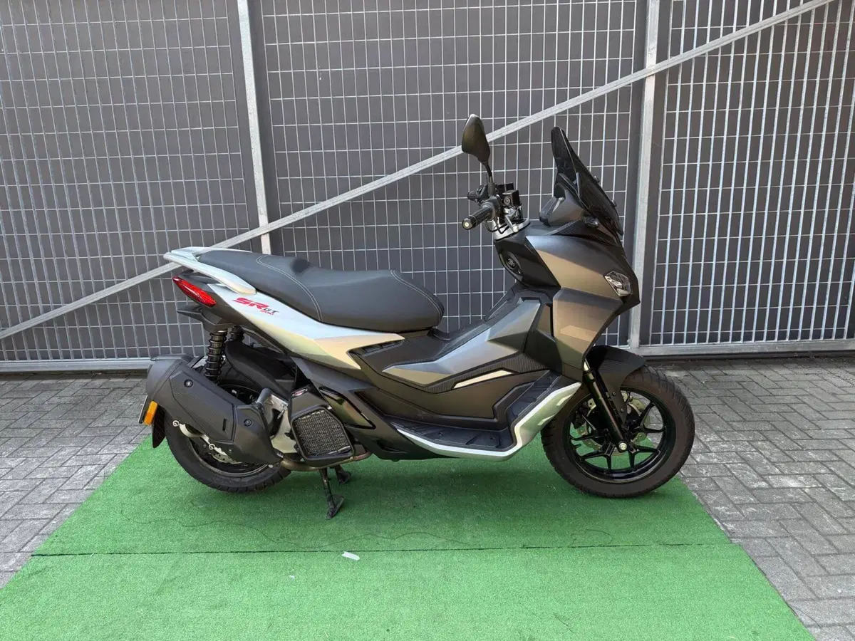 Aprilia SR GT 200 (2022 - 24)