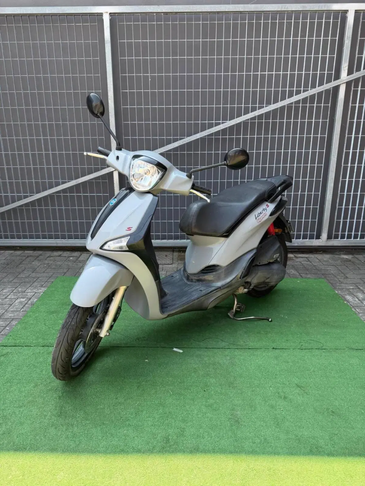Piaggio Liberty 50 3V S (2021 - 24) (3)