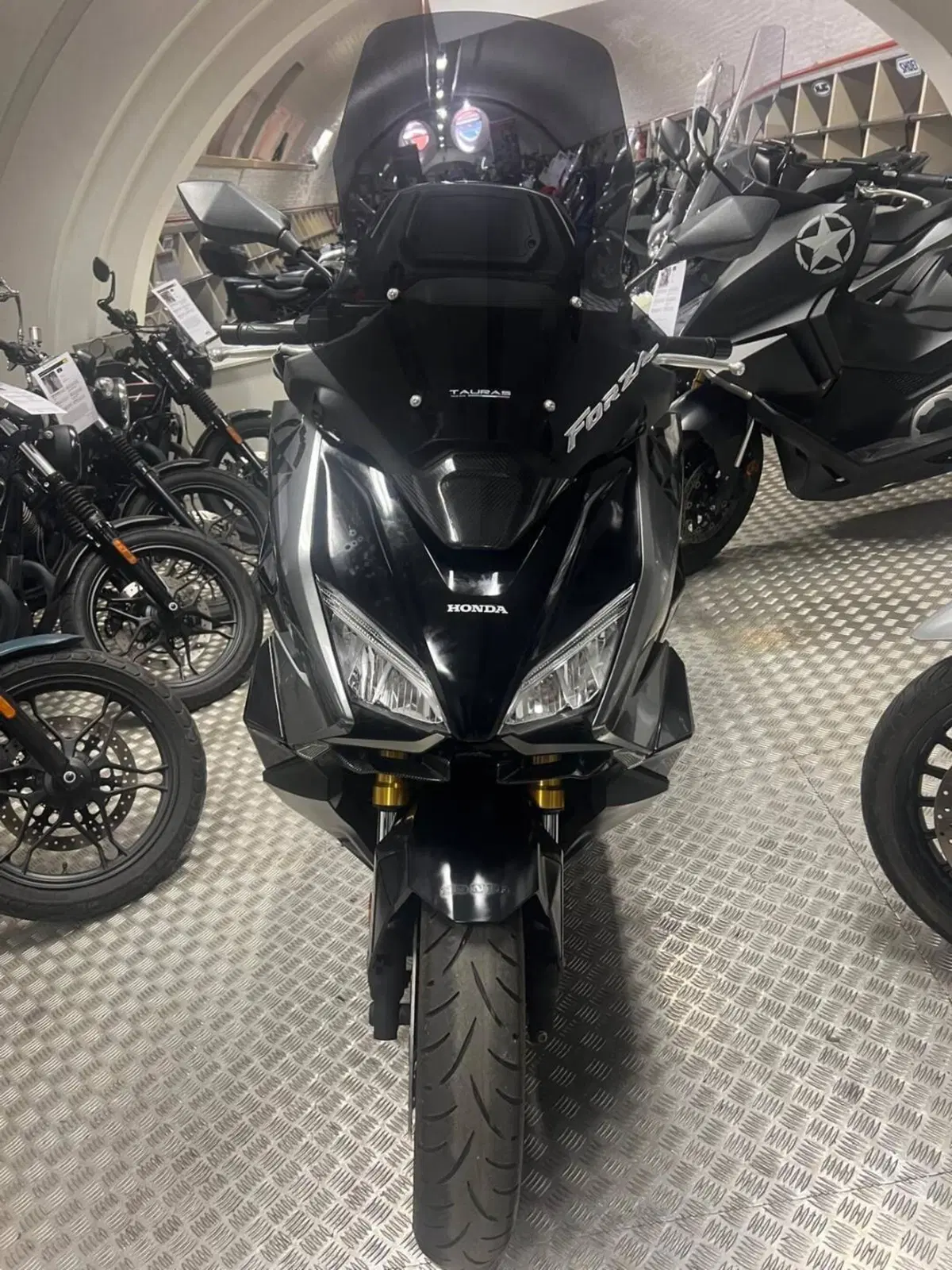 Honda Forza 750 DCT (2021 - 24) (3)