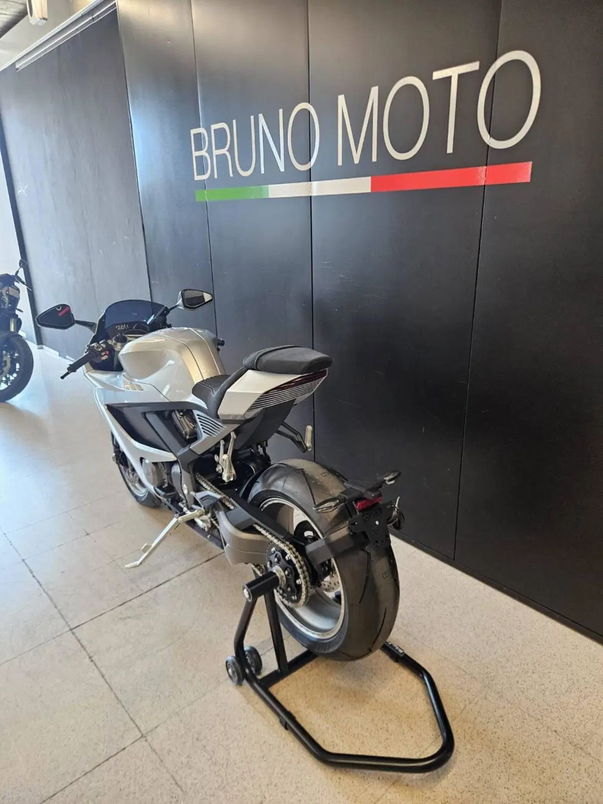 Norton Manx R Apex (2026) (2)