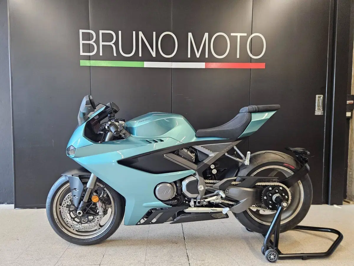 Norton Manx R Apex (2026) (5)