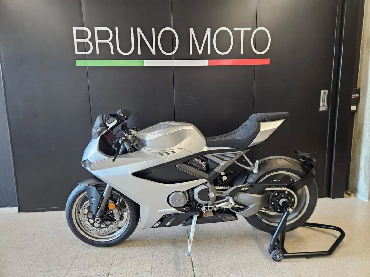 Norton Manx R Apex (2026) (11)