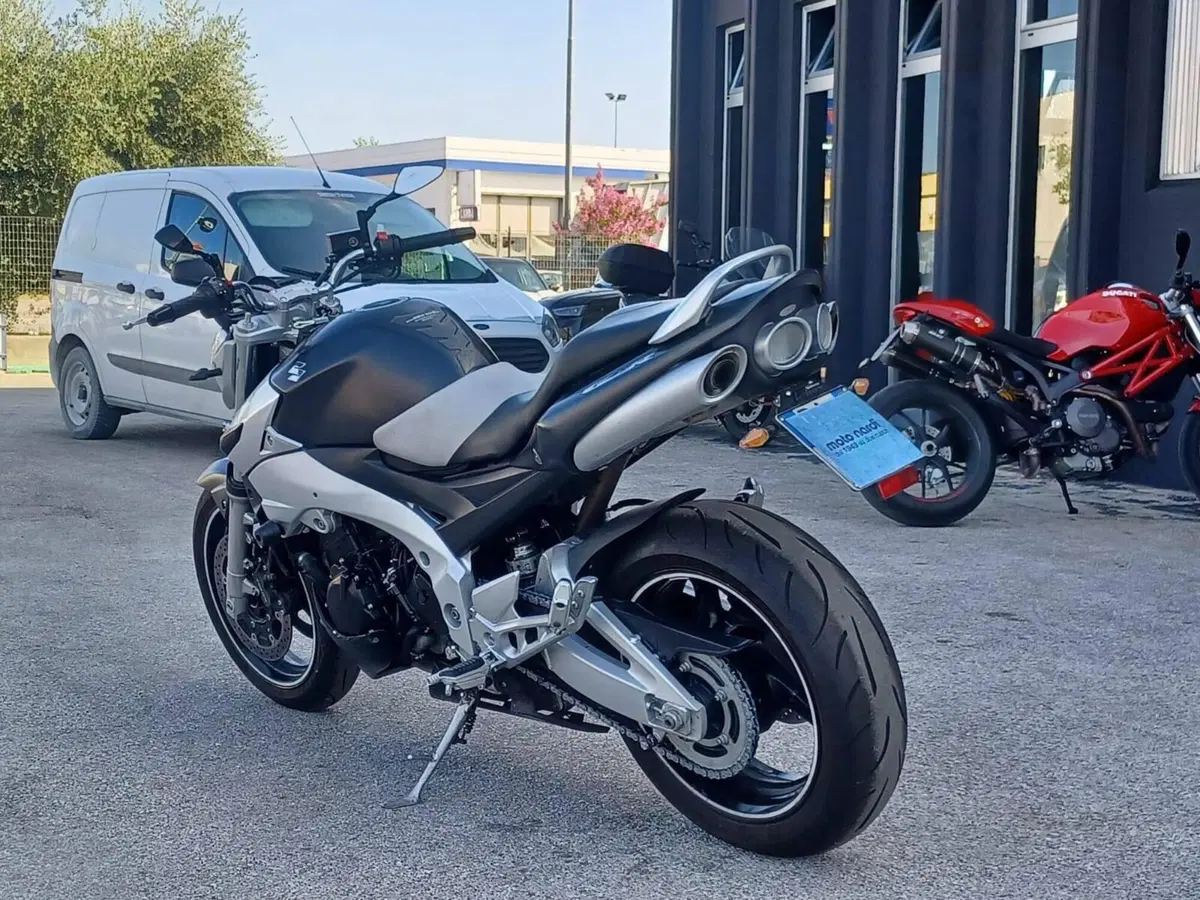 Suzuki GSR 600 (2006 - 11) (2)