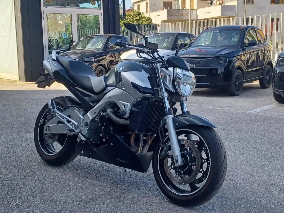 Suzuki GSR 600 (2006 - 11) (5)