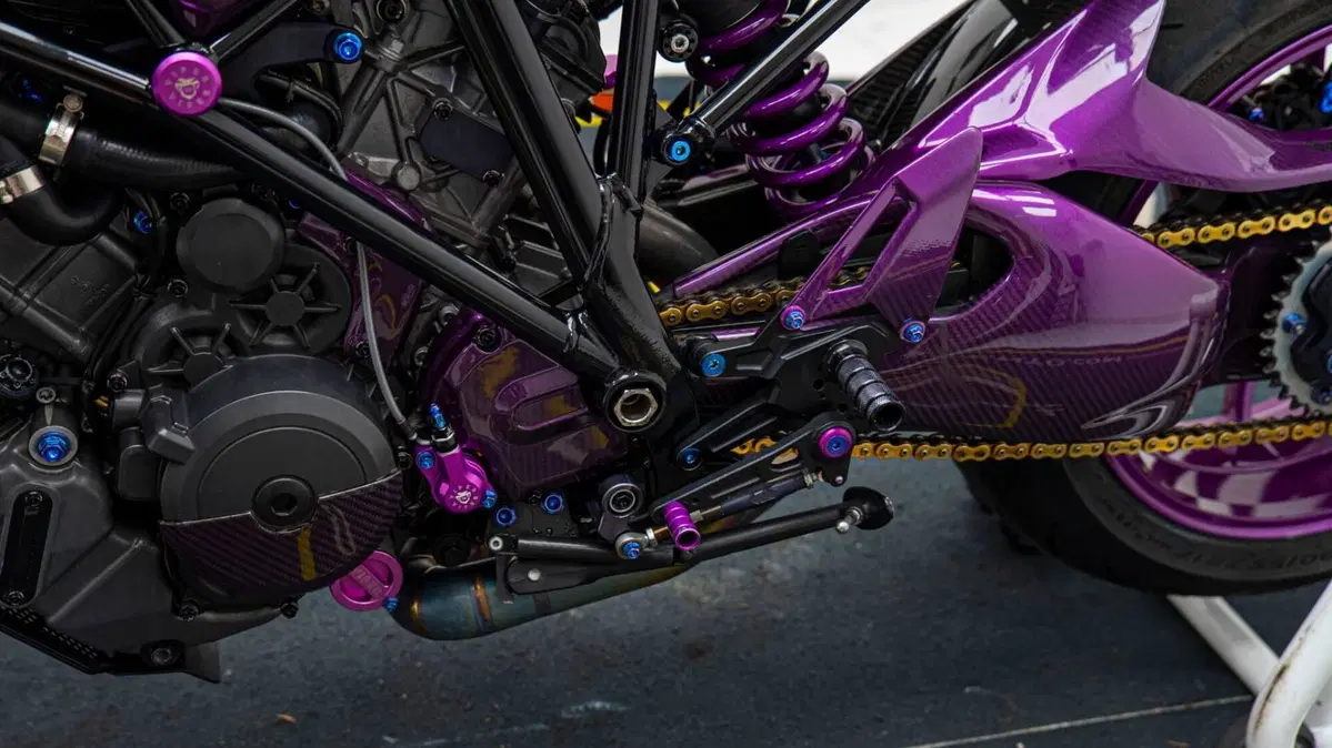 KTM 1290 Super Duke R (2019) (2)