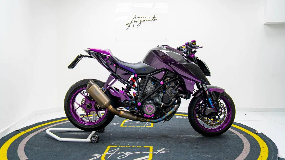 KTM 1290 Super Duke R (2019) (9)