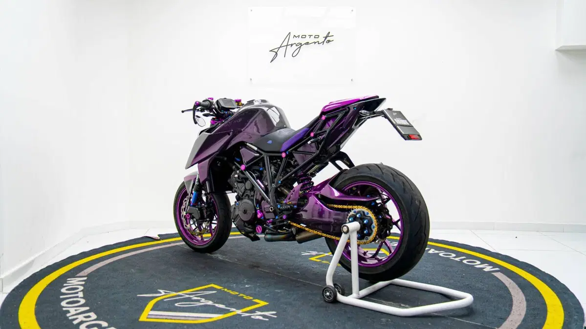 KTM 1290 Super Duke R (2019) (12)