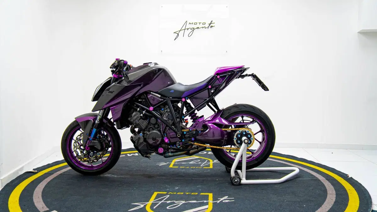 KTM 1290 Super Duke R (2019) (13)