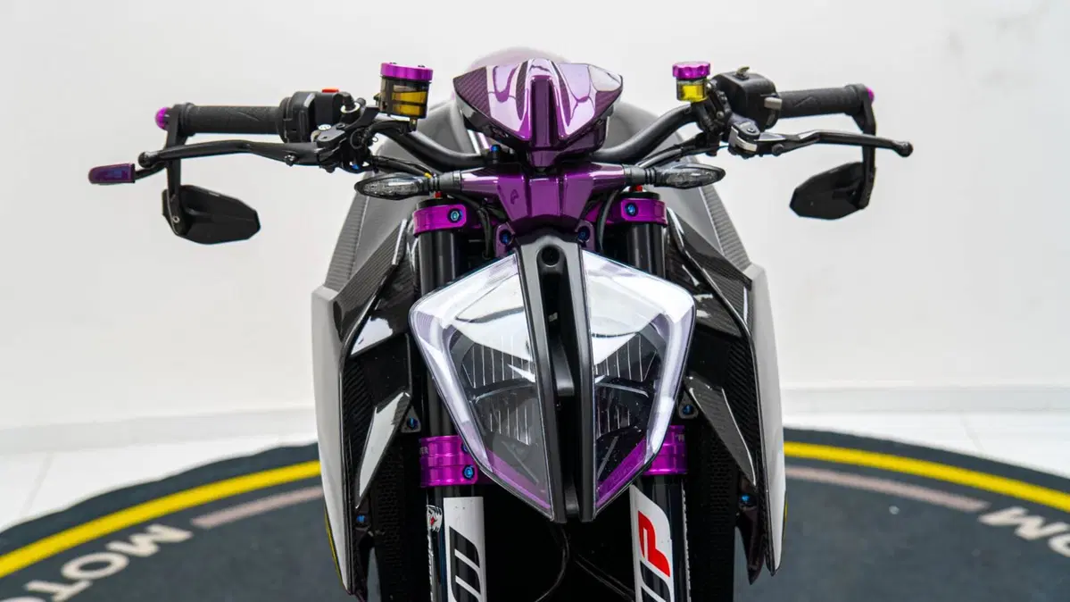 KTM 1290 Super Duke R (2019) (16)