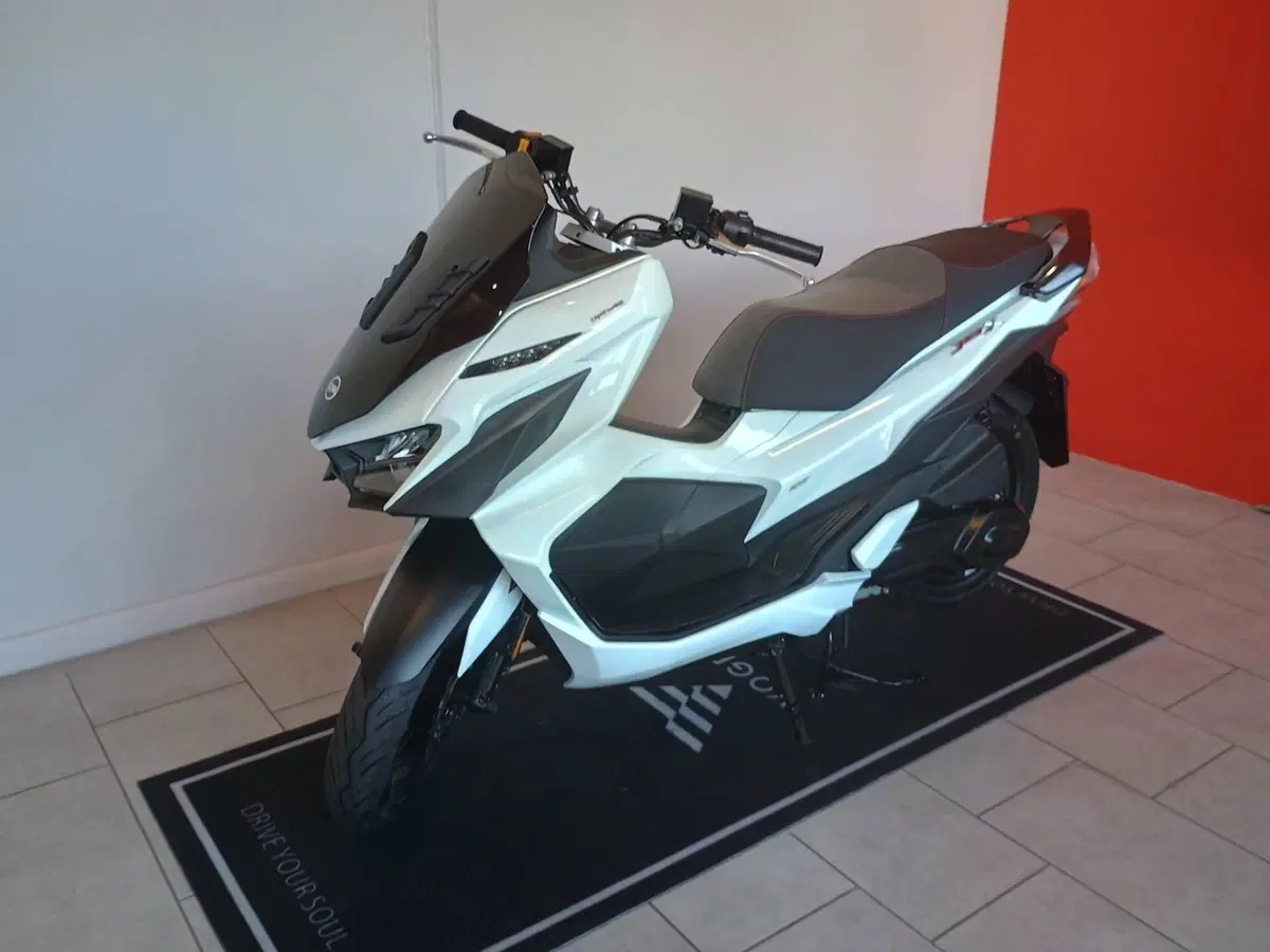 Sym Jet X 125 ABS + TCS (2026) (2)