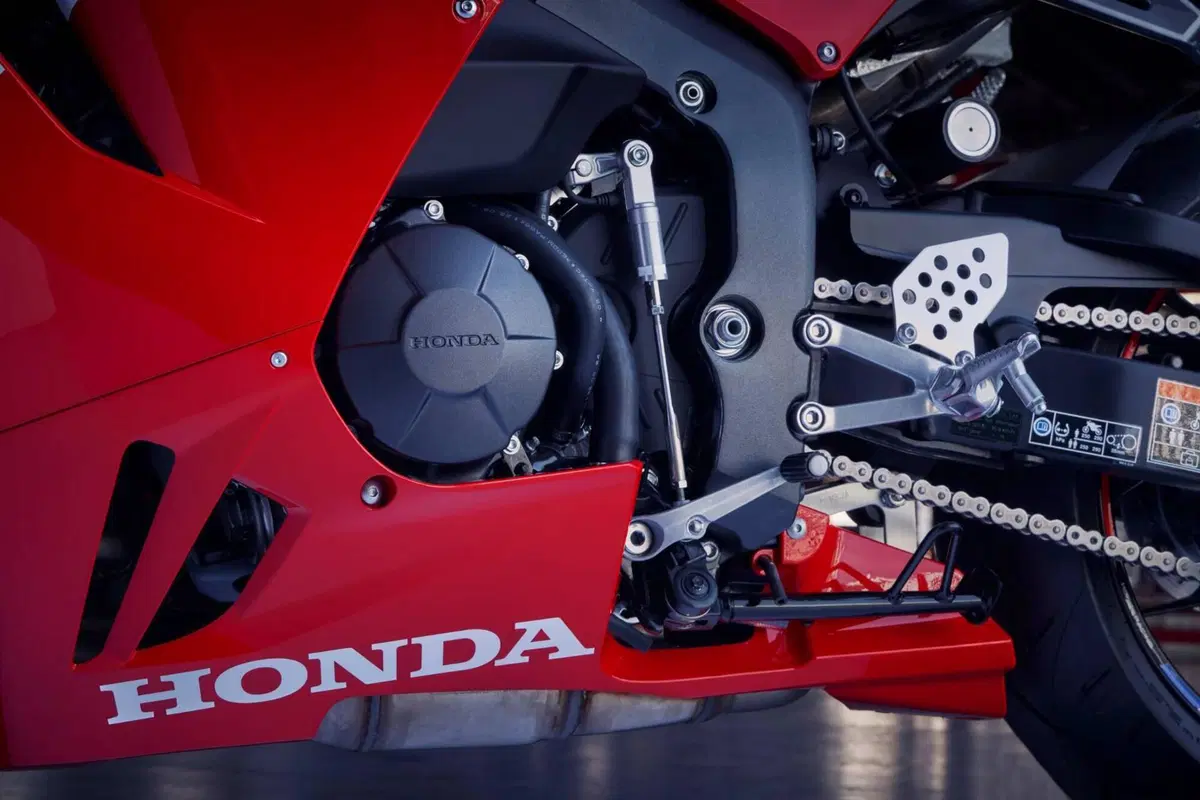 Honda CBR 600 RR (2024 - 26) (7)