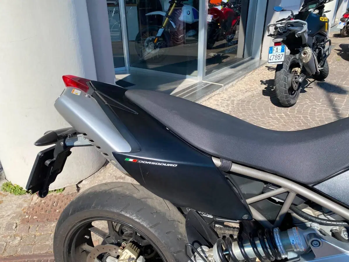 Aprilia Dorsoduro 750 (2009 - 14) (5)