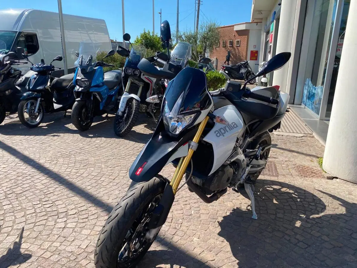 Aprilia Dorsoduro 750 (2009 - 14) (4)