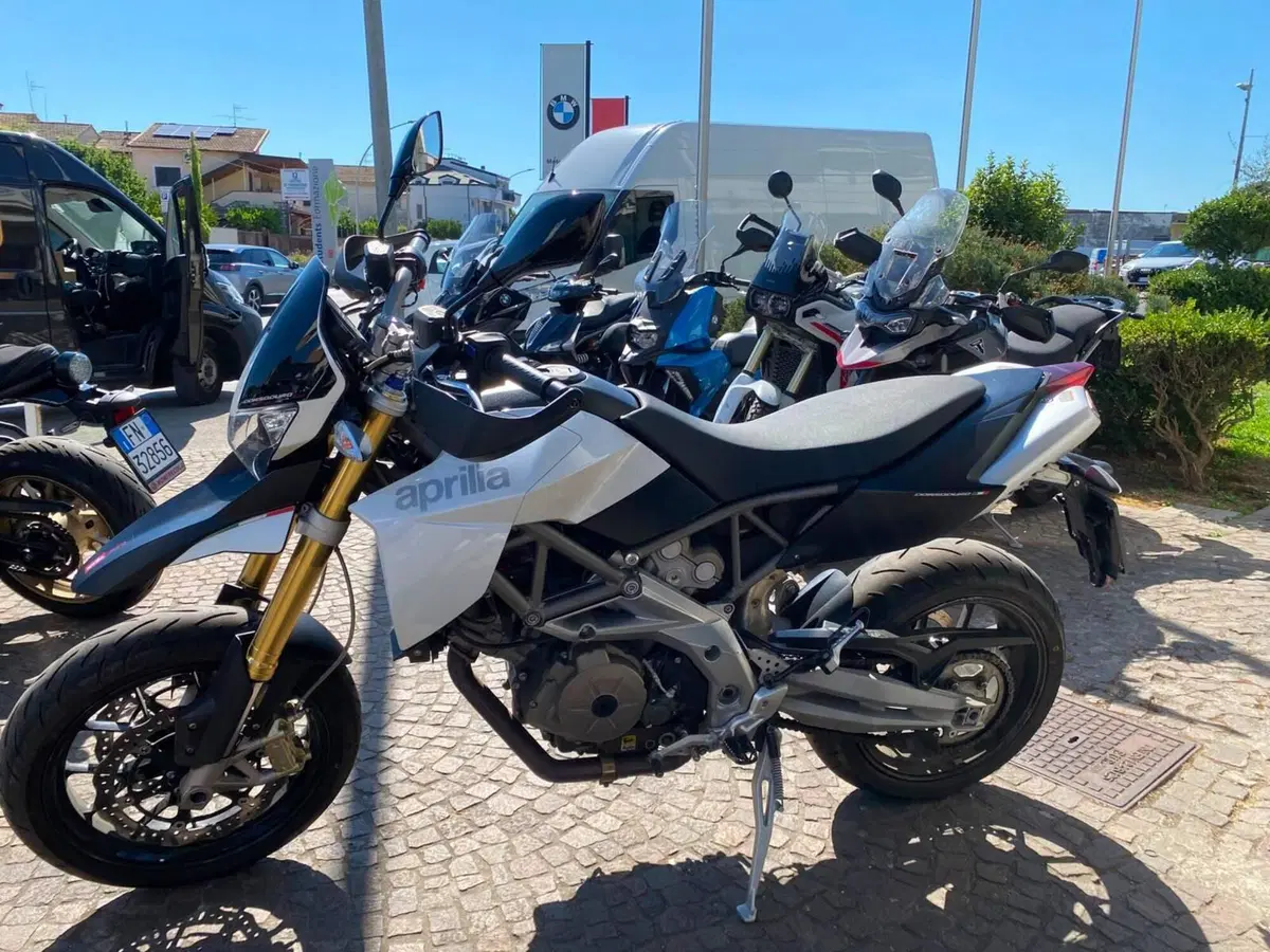 Aprilia Dorsoduro 750 (2009 - 14) (2)