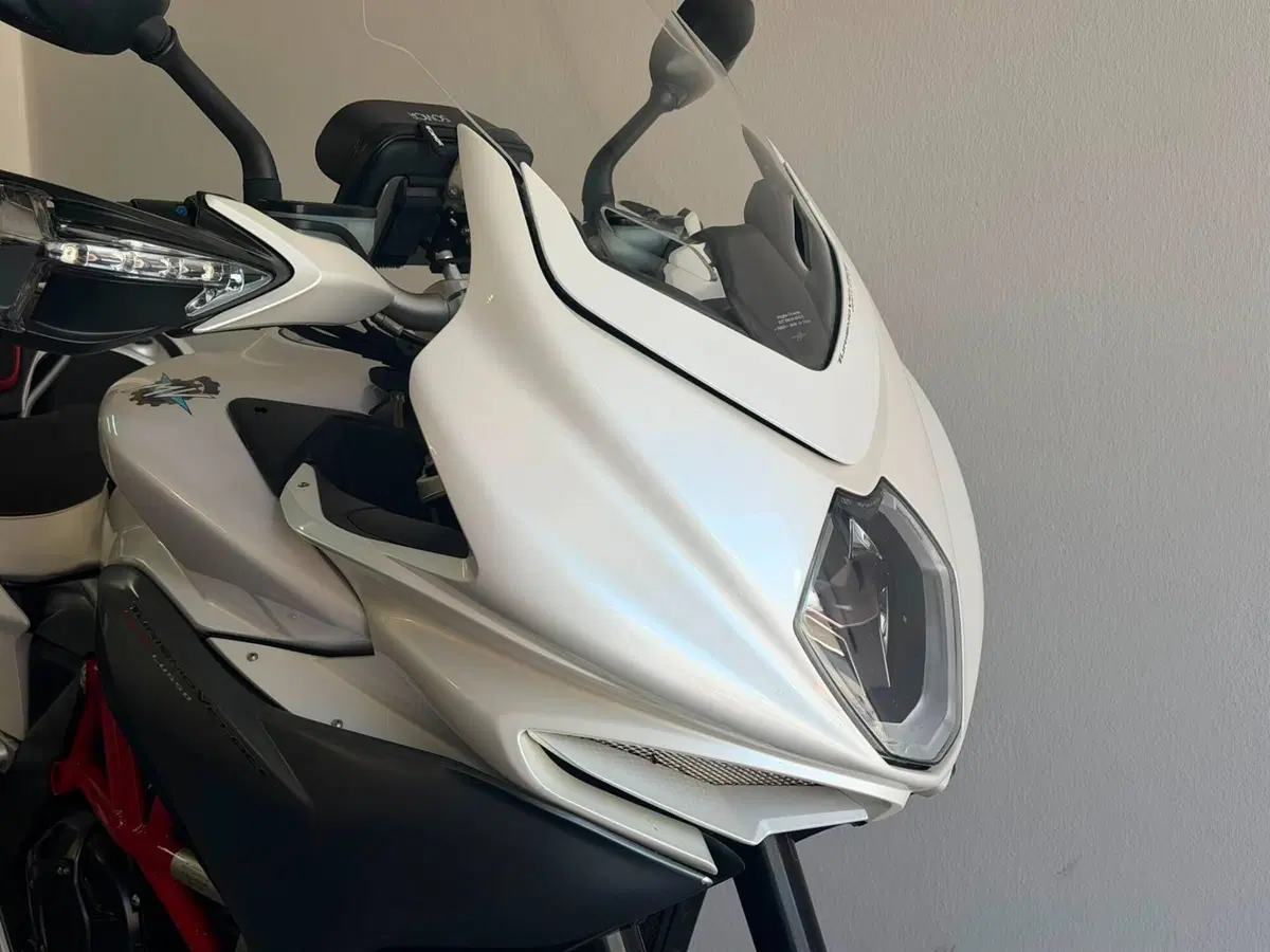 MV Agusta Turismo Veloce 800 Lusso (2014 - 16) (5)