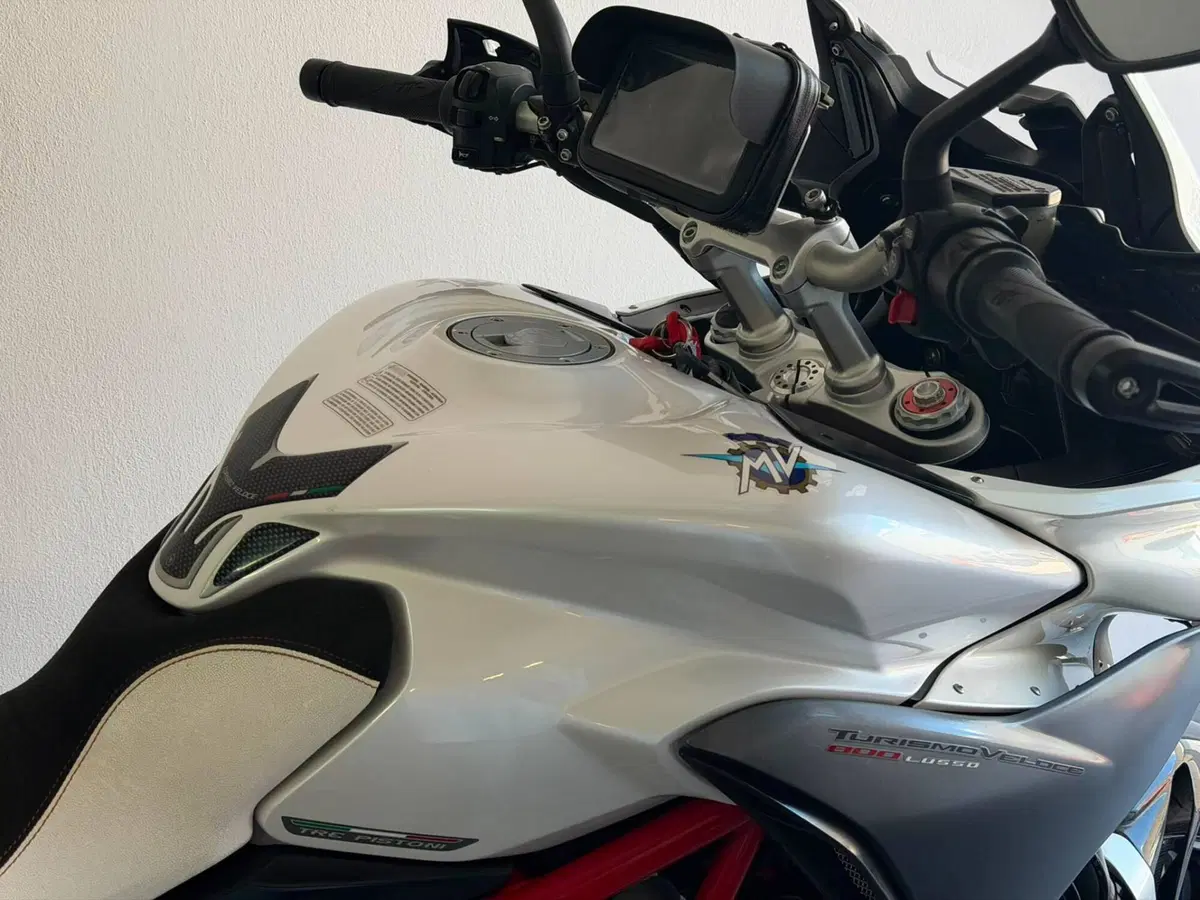 MV Agusta Turismo Veloce 800 Lusso (2014 - 16) (6)