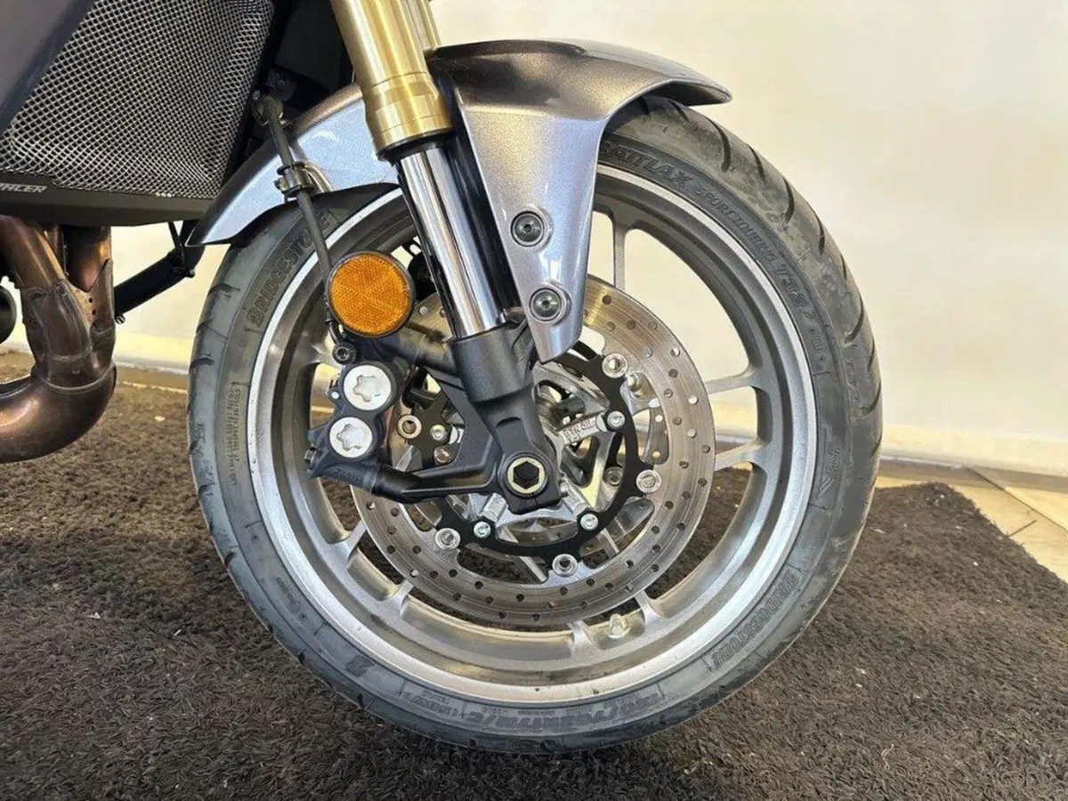 Yamaha Tracer 9 GT+ Y-AMT (2025 - 26) (8)