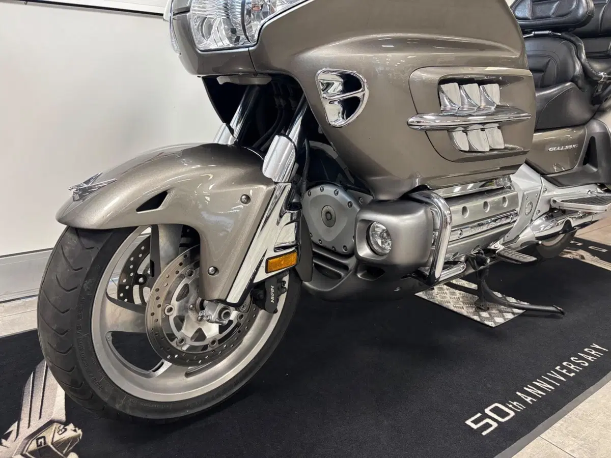 Honda GL 1800 Gold Wing (2007 - 11) (3)
