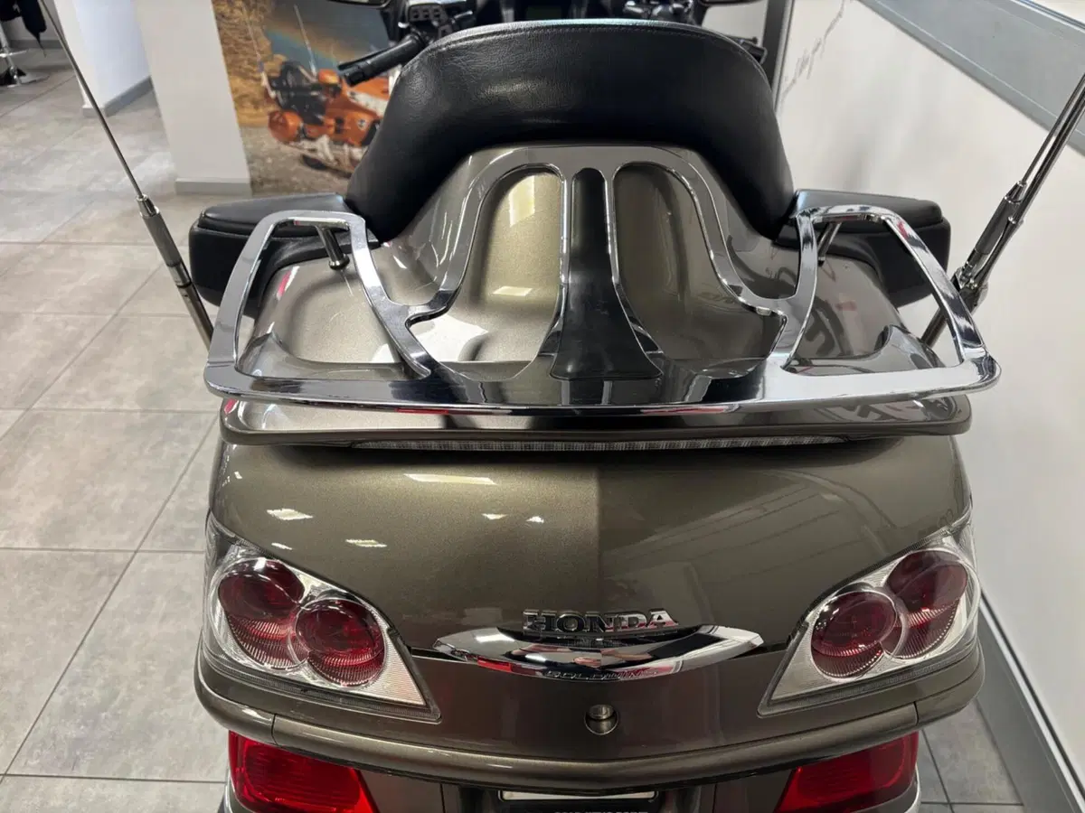 Honda GL 1800 Gold Wing (2007 - 11) (8)