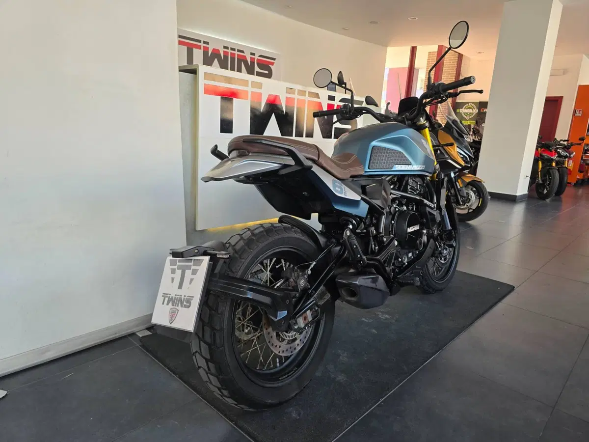 Moto Morini SEIEMMEZZO SCR (2022 - 26) (8)