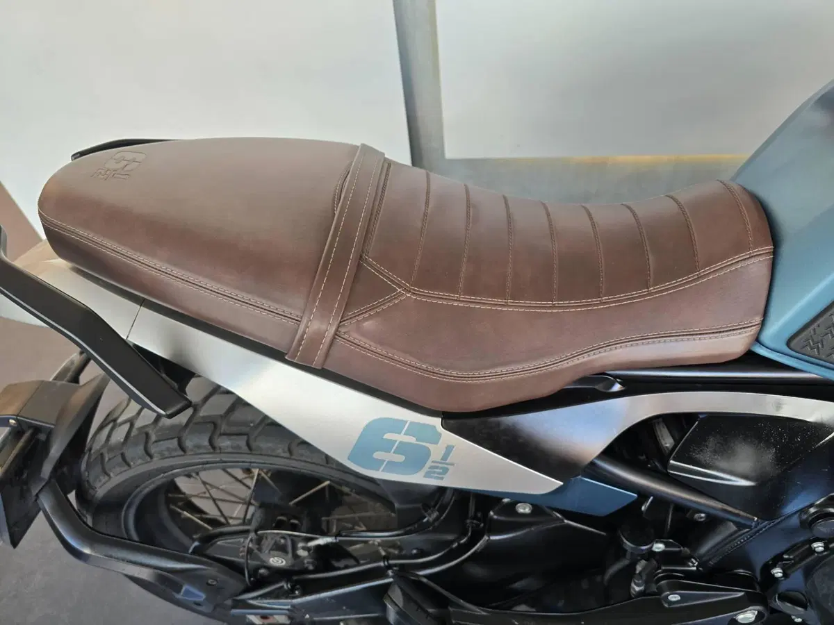 Moto Morini SEIEMMEZZO SCR (2022 - 26) (9)