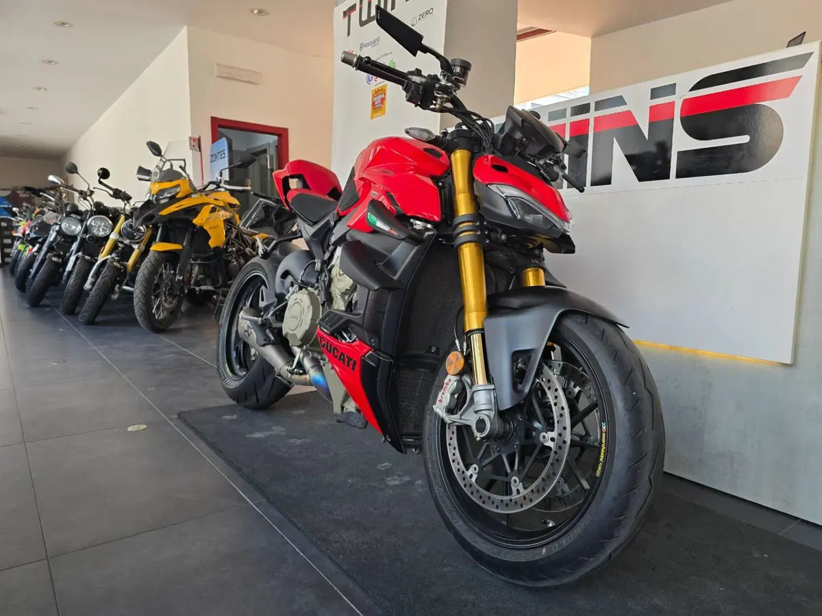 Ducati Streetfighter V4 S (2023 - 24) (2)