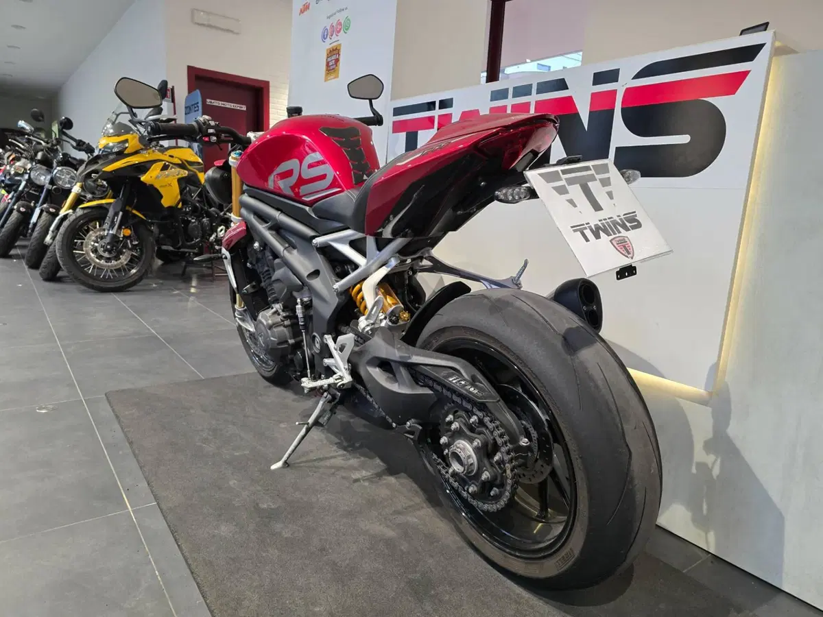 Triumph Speed Triple 1200 RS (2021 - 24) (6)
